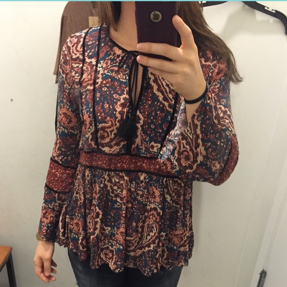 American Eagle boho floral & paisley blouse- tassel ties & bell sleeves size M - Picture 2 of 10